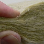 Kakšna je razlika med lamelami in ploščami iz mineralne volne?